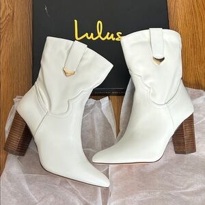 Lulu's Winter White Heeled Western Ankle Boots Womens size 8 new in box